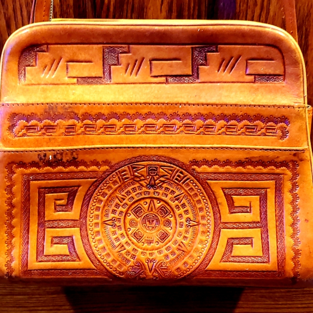 REAL LEATHER EMBOSSED PURSE